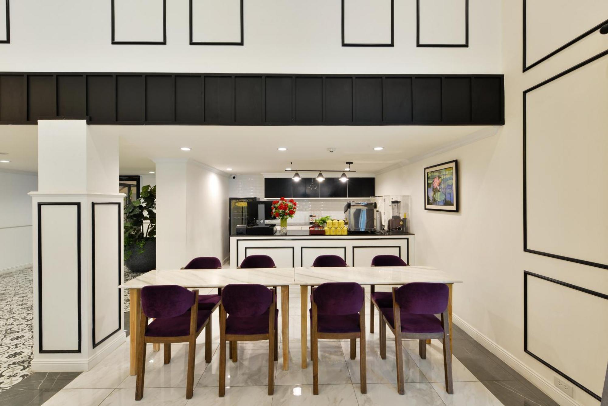 Villa De Pranakorn Bangkok Exterior foto The kitchen at the 10000-square-foot (930-square-metre) home