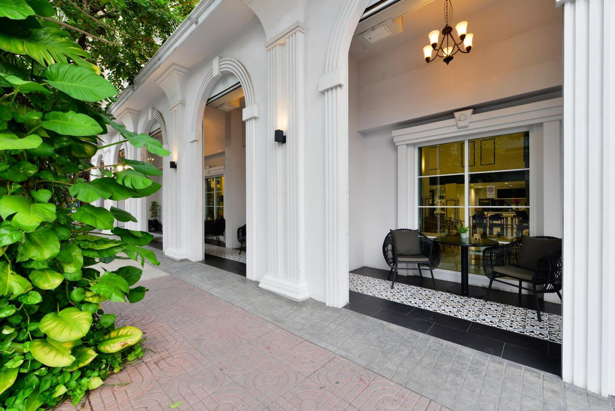 Villa De Pranakorn Bangkok Exterior foto The hotel's lobby